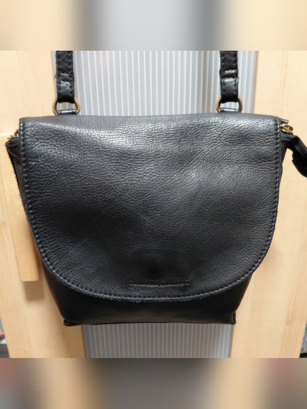 Marta Ponti Black Soft Leather Crossbody Bag W/Adjustable Strap